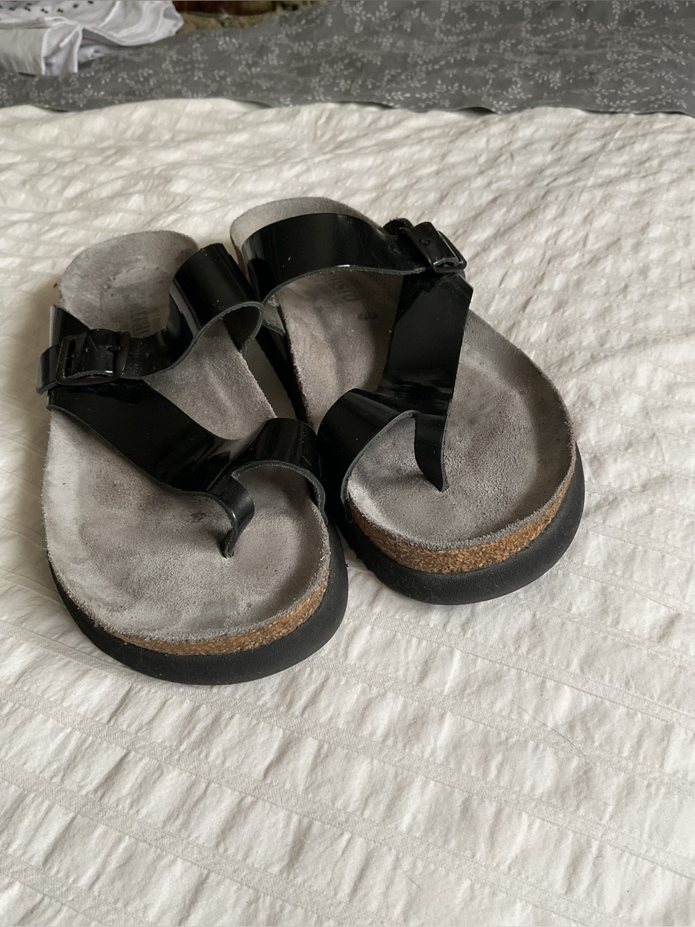 Black Patent Toe-Loop Mephisto Sandals with Suede Footbed.
Great arch support